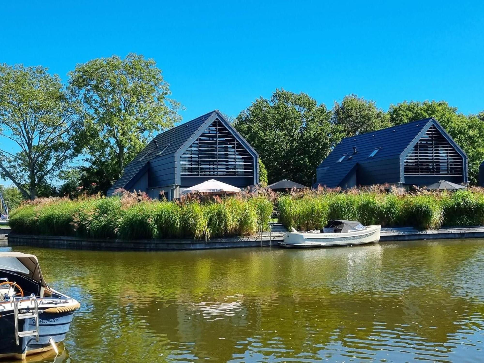 Luxurious Detached Water Villa With Jetty Balk Exterior foto